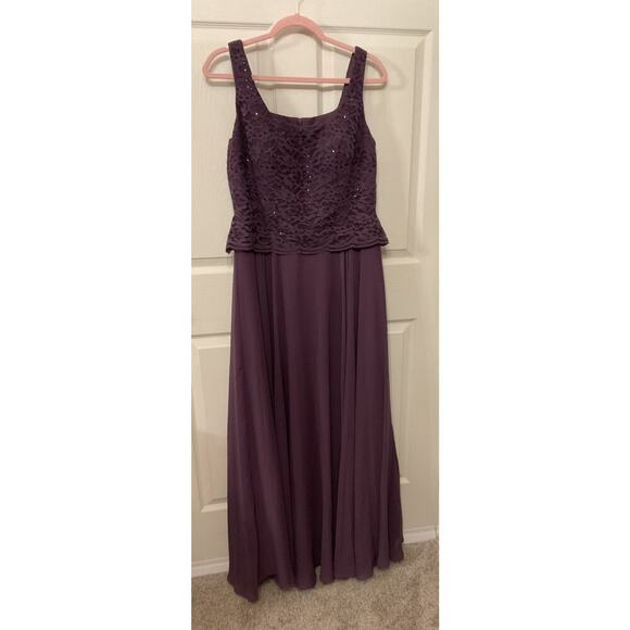 NWT JJ's House Lace Bodice Peplum Waist Plum Formal Floor Length Gown, sz 12 - Picture 1 of 9